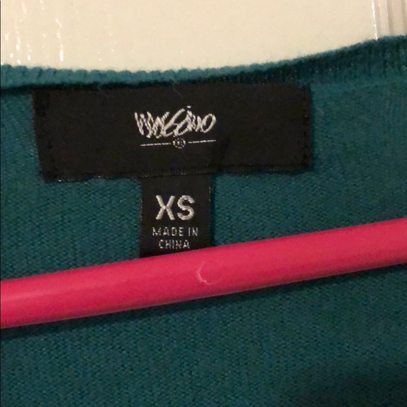 sweater - Picture 2 of 2